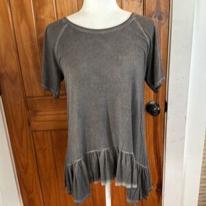 Danielle Anthropology Gray Ruffle Hem Top